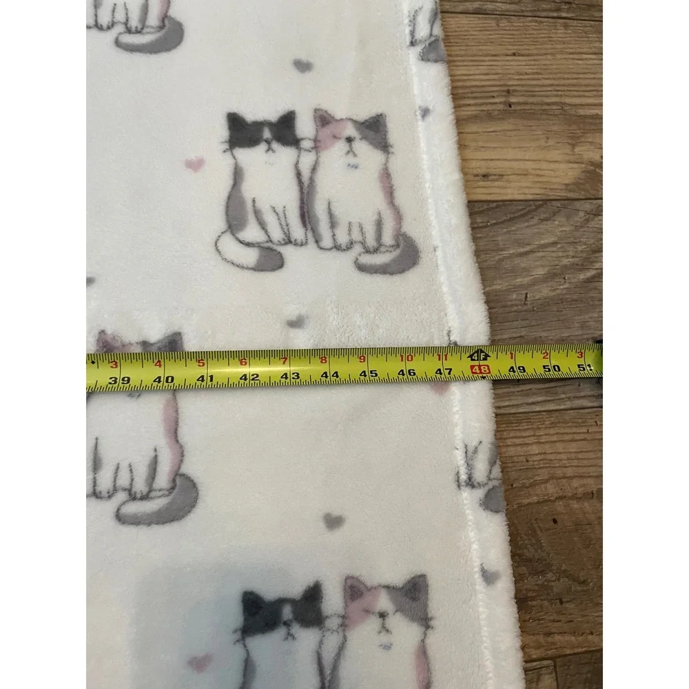 White Cat Heart Pattern Fleece Throw Blanket Grey‎ Pink Feline Decor 48x70